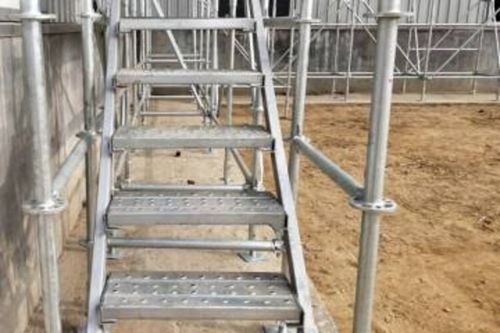 【個(gè)舊移動(dòng)腳手架低價(jià)建材租賃】-